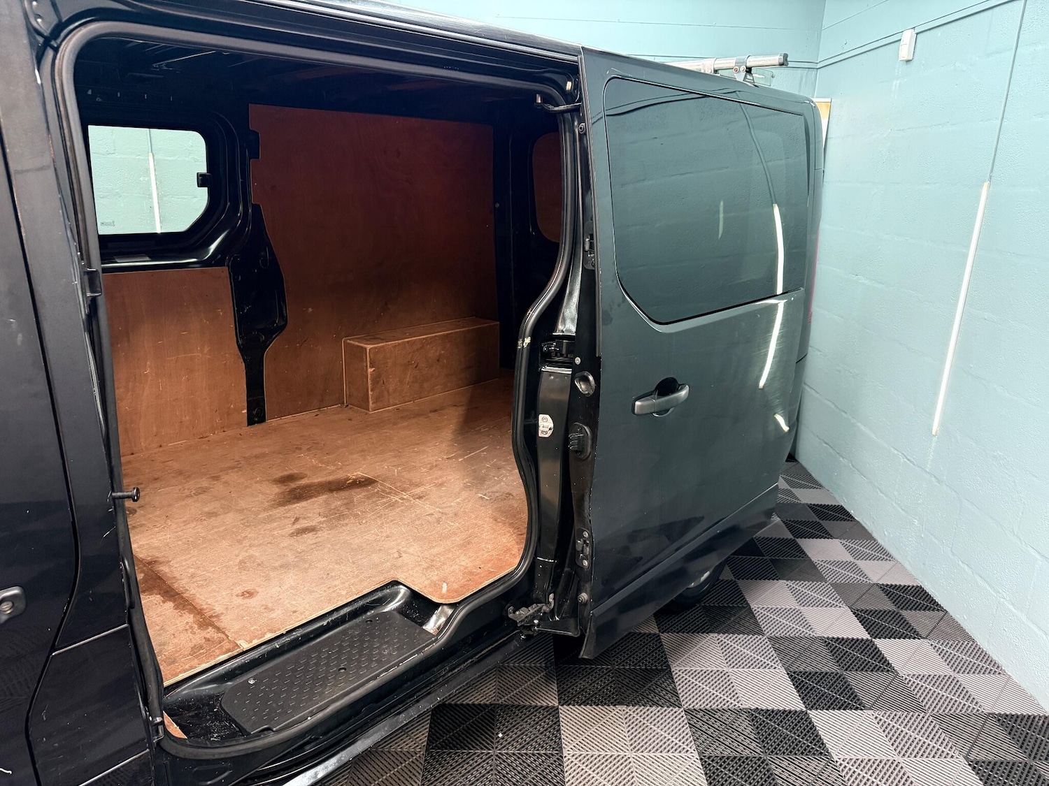 Used Vauxhall Vivaro 2018 for sale - 76832712: Photo 4