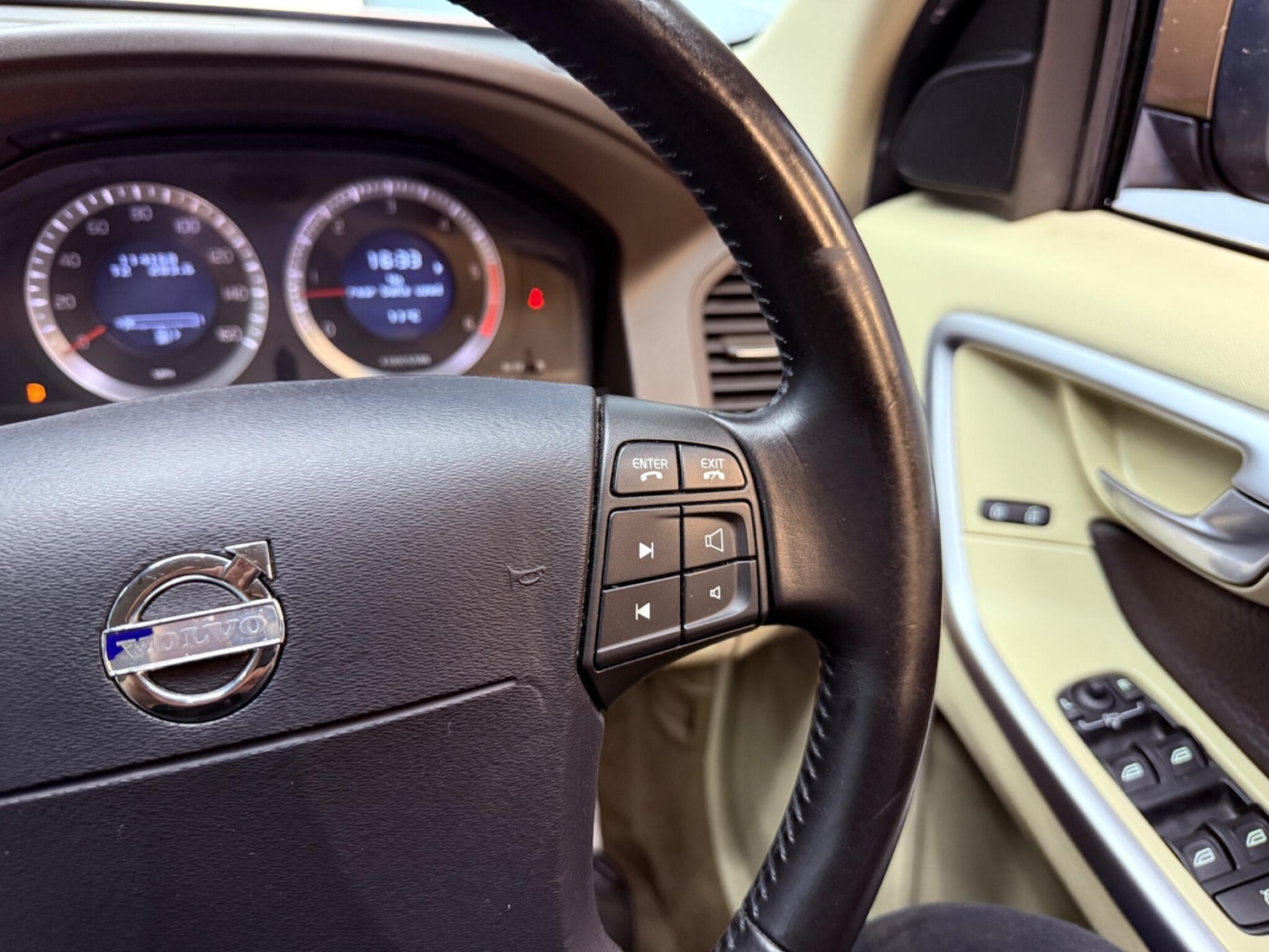 Used Volvo XC60 2009 for sale - 77738365: Photo 17