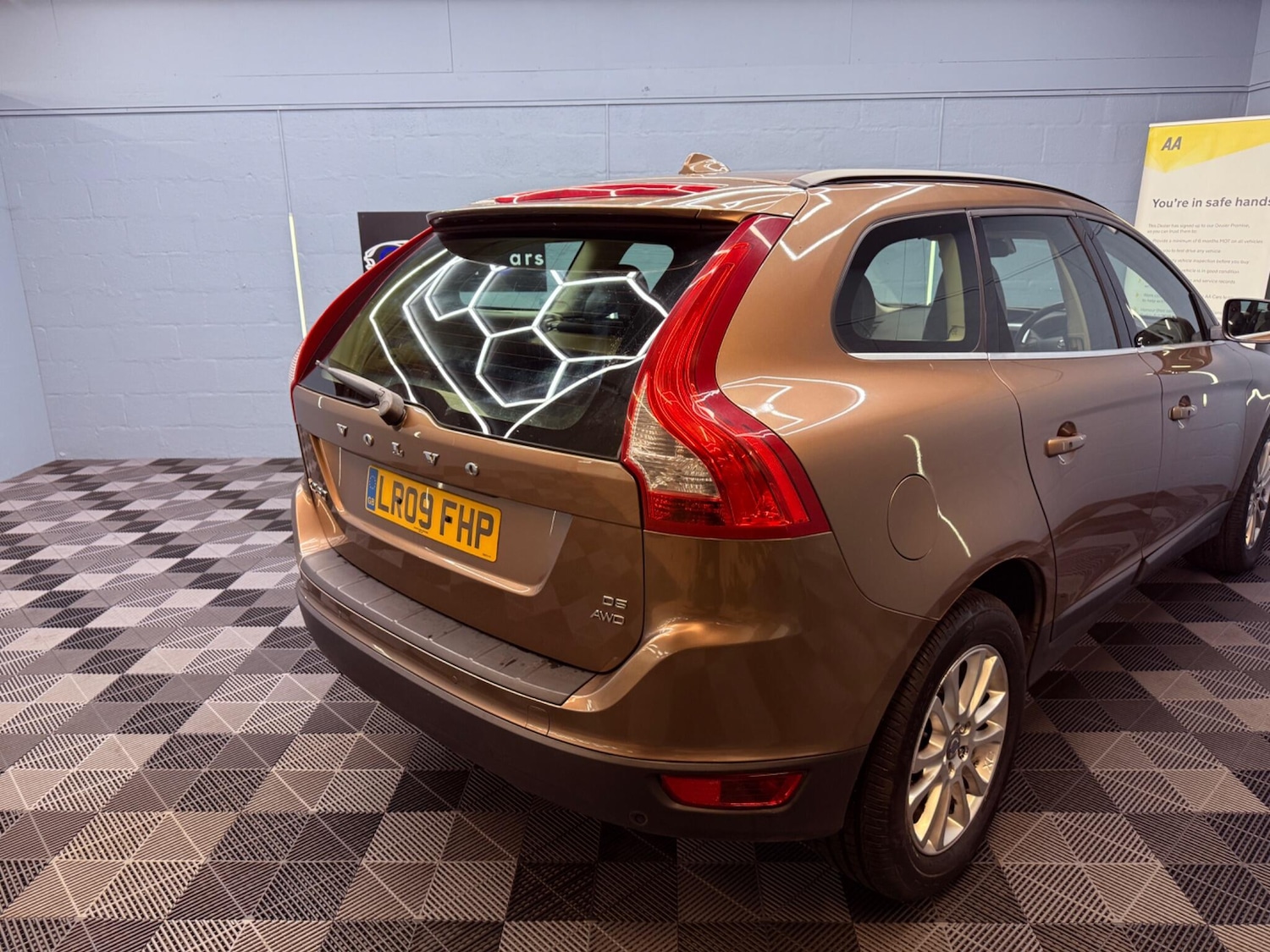 Used Volvo XC60 2009 for sale - 77738365: Photo 32