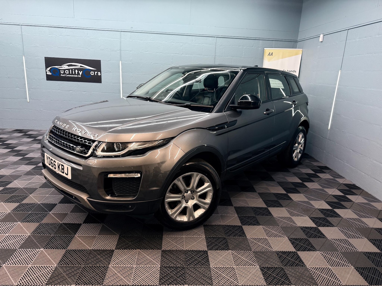 Used Land Rover Range Rover Evoque 2016 for sale - 76994460: Photo 2