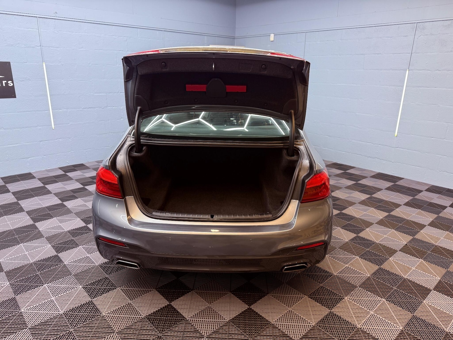 Used BMW 5 Series 2019 for sale - 76991168: Photo 43