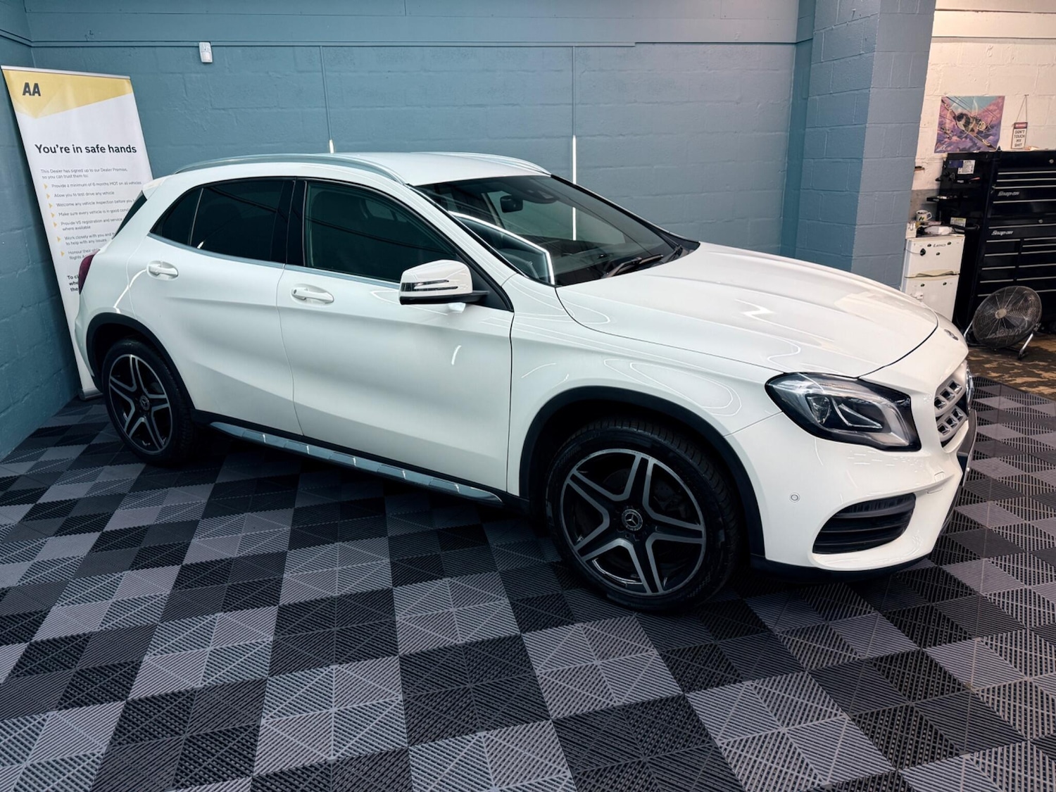 Used Mercedes-Benz GLA 2017 for sale - 77387705: Photo 3