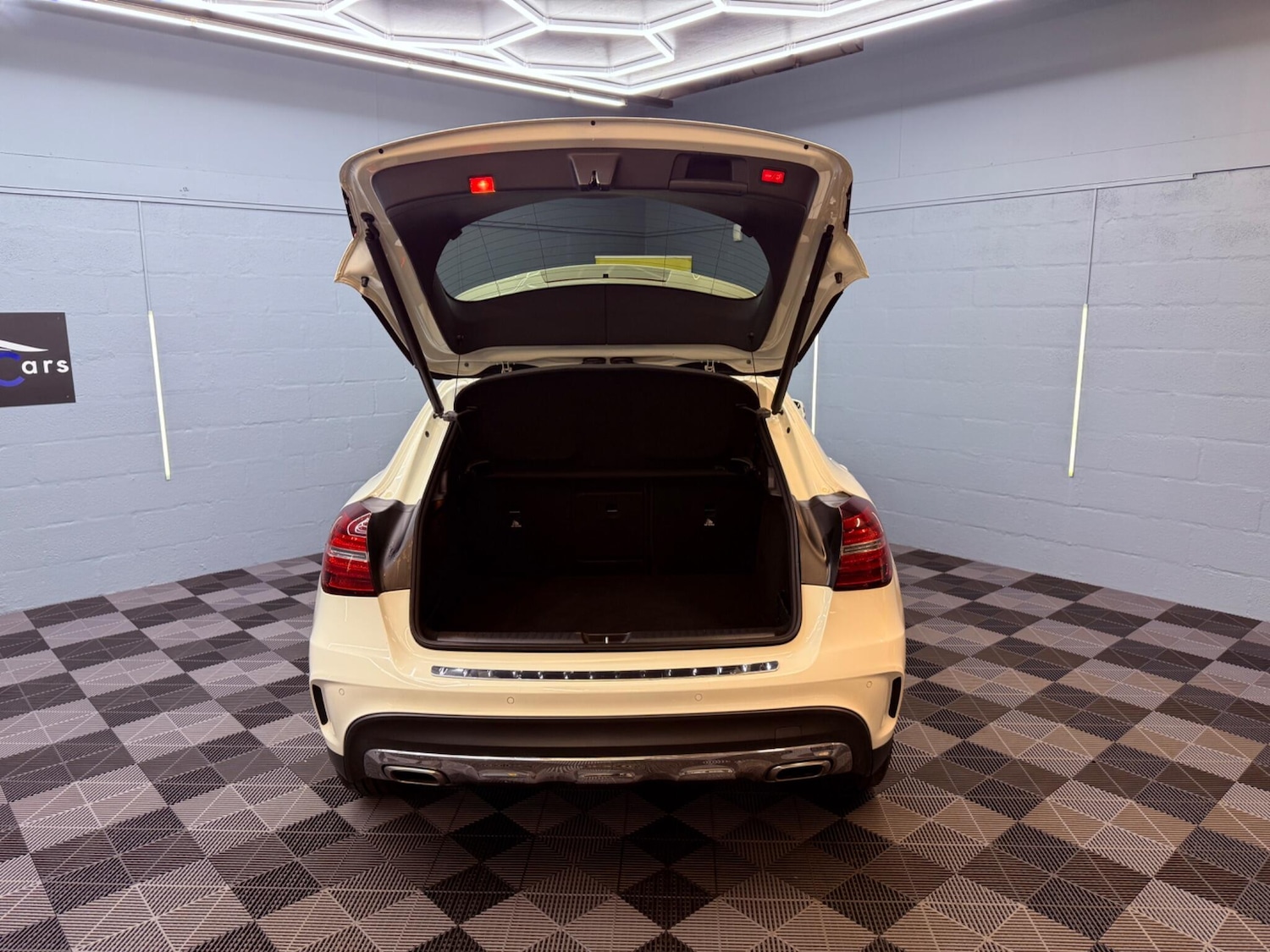 Used Mercedes-Benz GLA 2017 for sale - 77387705: Photo 38