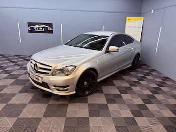 Used Mercedes-Benz C Class 2012 for sale - 76472574: Photo