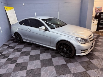 Used Mercedes-Benz C Class 2012 for sale - 76472574: Photo