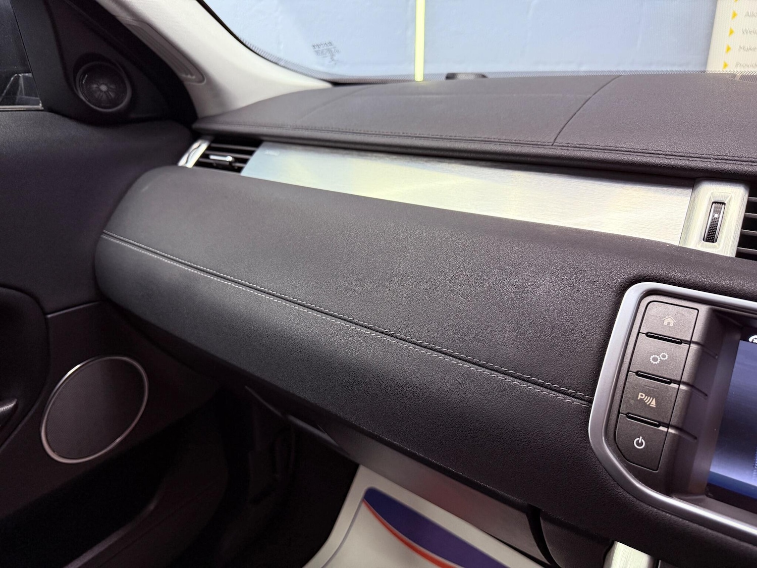 Used Land Rover Range Rover Evoque 2016 for sale - 76994005: Photo 18