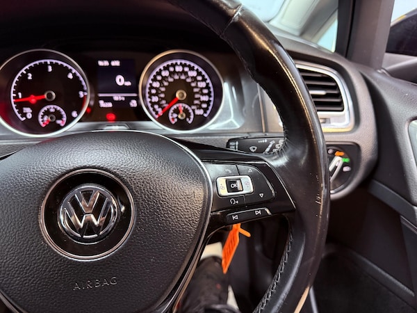 Used Volkswagen Golf 2017 for sale - 76152500: Photo 18
