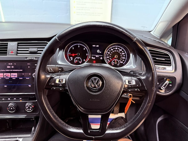 Used Volkswagen Golf 2017 for sale - 76152500: Photo 20