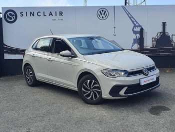 2021 - MK6 Facelift (2021) 1.0 TSI 95PS Life + REAR PARKING SENSORS Manual 5-Door