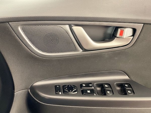 Used Hyundai KONA 2018 for sale - 76014877: Photo 12