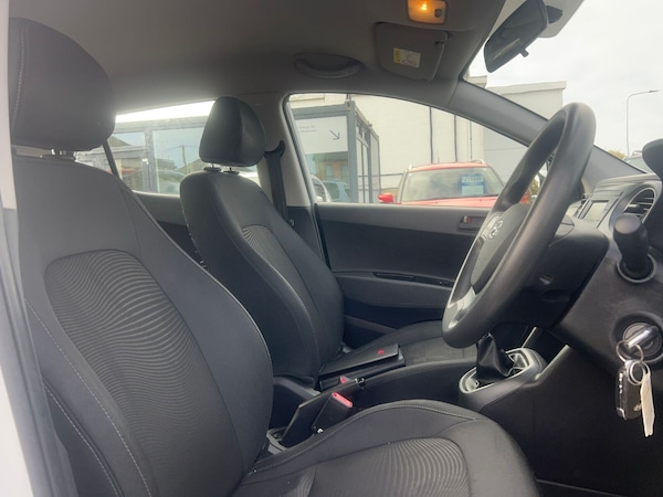 Used Hyundai i10 2017 for sale - 76297633: Photo 11