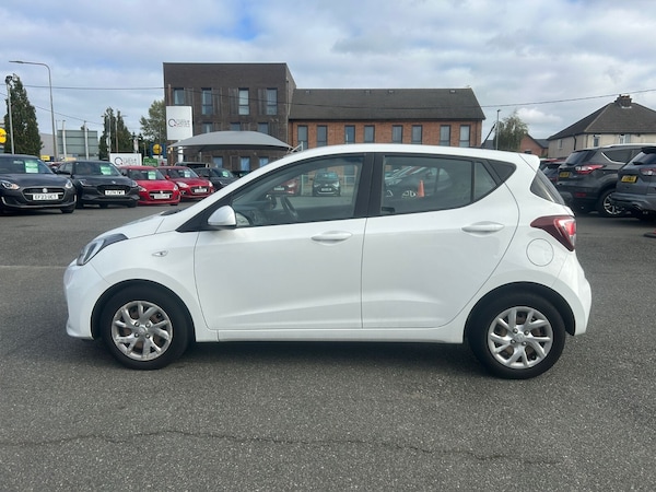 Used Hyundai i10 2017 for sale - 76297633: Photo 4