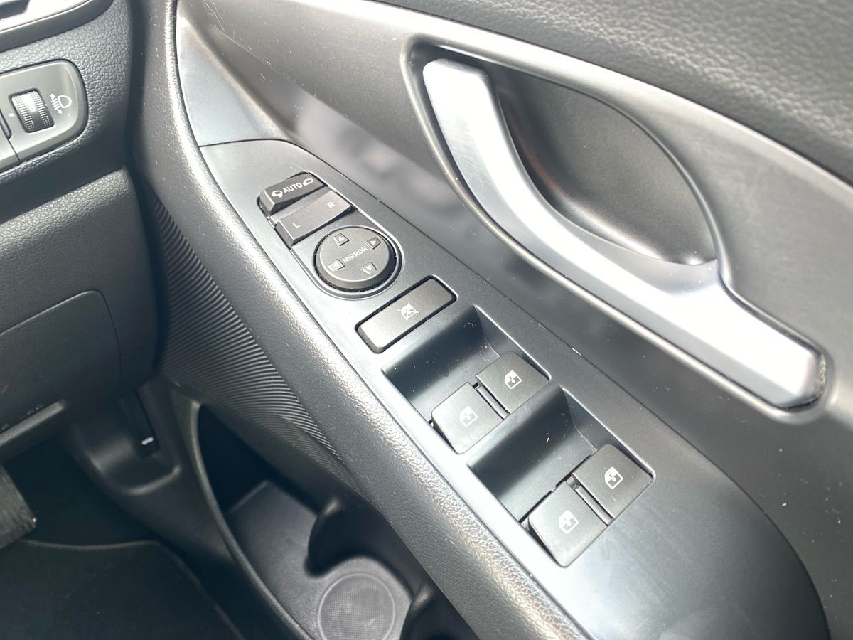 Used Hyundai i30 2018 for sale - 76805206: Photo 15