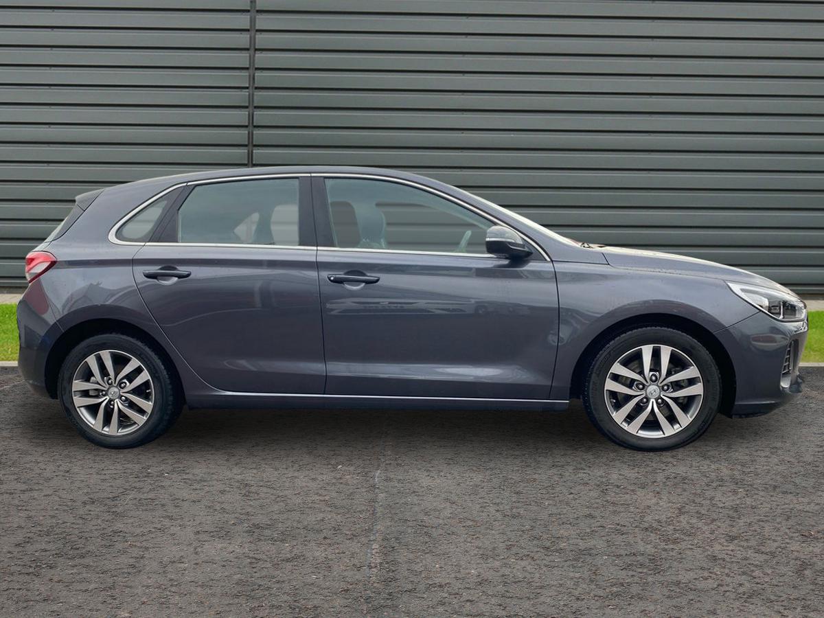 Used Hyundai i30 2018 for sale - 76805206: Photo 2