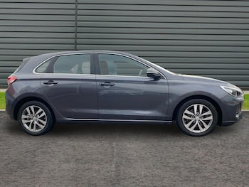 Used Hyundai i30 2018 for sale - 76805206: Photo