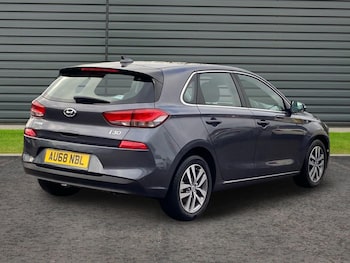 Used Hyundai i30 2018 for sale - 76805206: Photo
