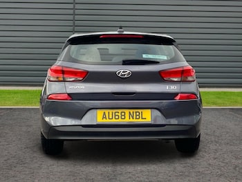 Used Hyundai i30 2018 for sale - 76805206: Photo