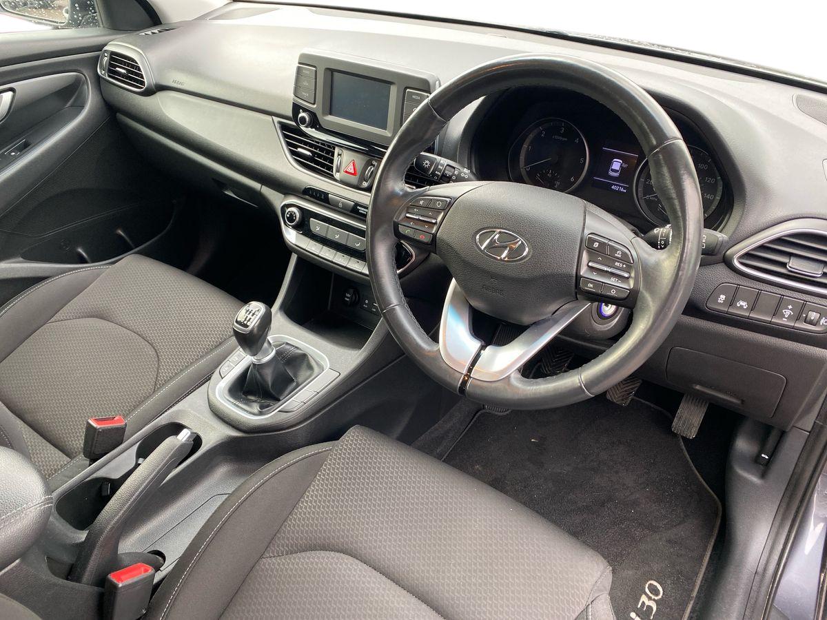 Used Hyundai i30 2018 for sale - 76805206: Photo 9