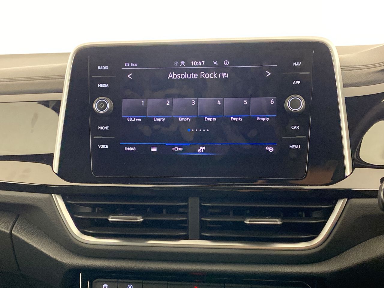 Used Volkswagen T-Roc 2023 for sale - 76461439: Photo 17