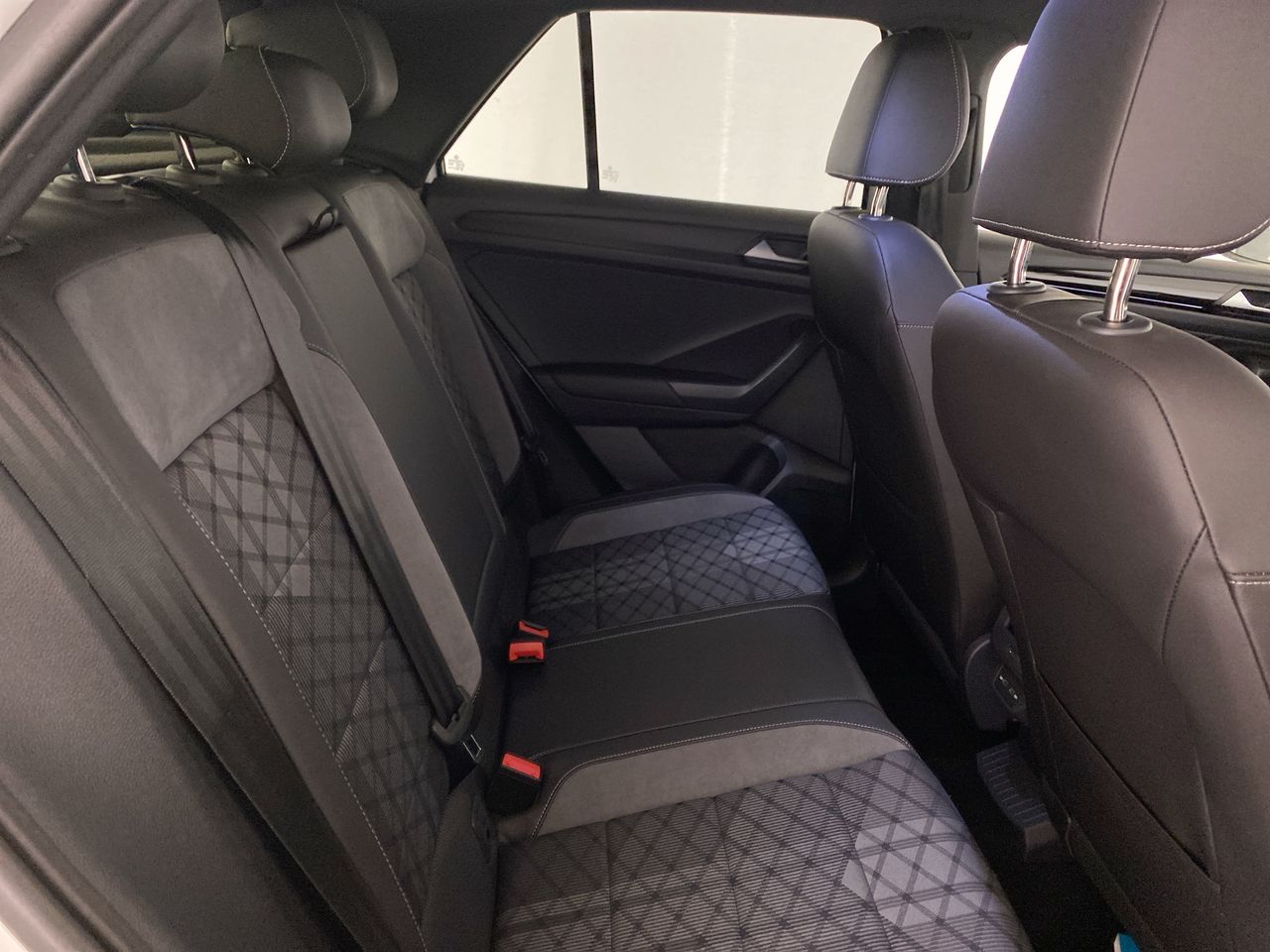 Used Volkswagen T-Roc 2023 for sale - 76461439: Photo 23