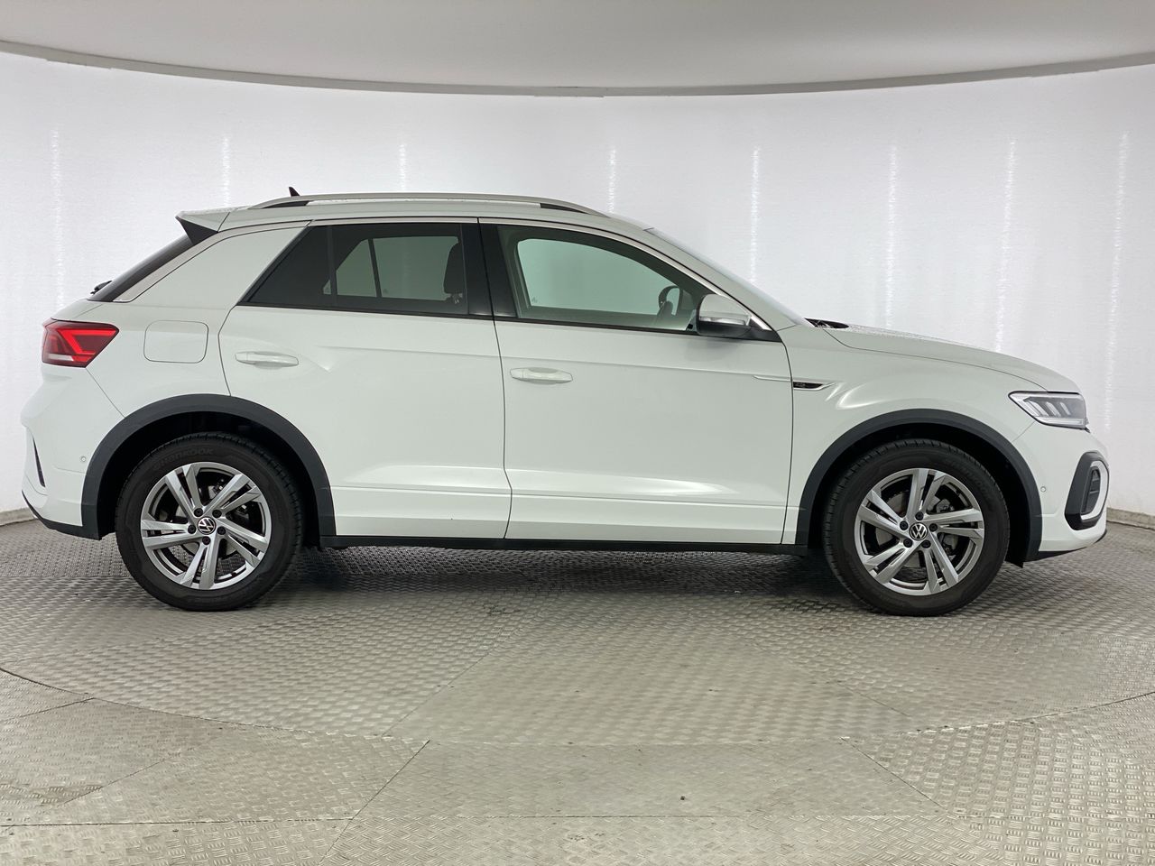 Used Volkswagen T-Roc 2023 for sale - 76461439: Photo 8