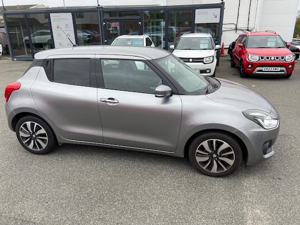 Used Suzuki Swift 2018 for sale - 76312111: Photo 3