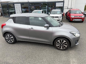 Used Suzuki Swift 2018 for sale - 76312111: Photo 3
