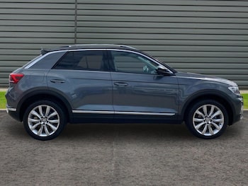 Used Volkswagen T-Roc 2019 for sale - 78107205: Photo