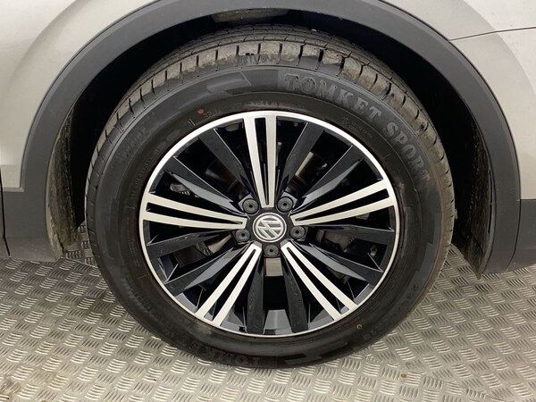 Used Volkswagen Tiguan 2017 for sale - 76112438: Photo 9
