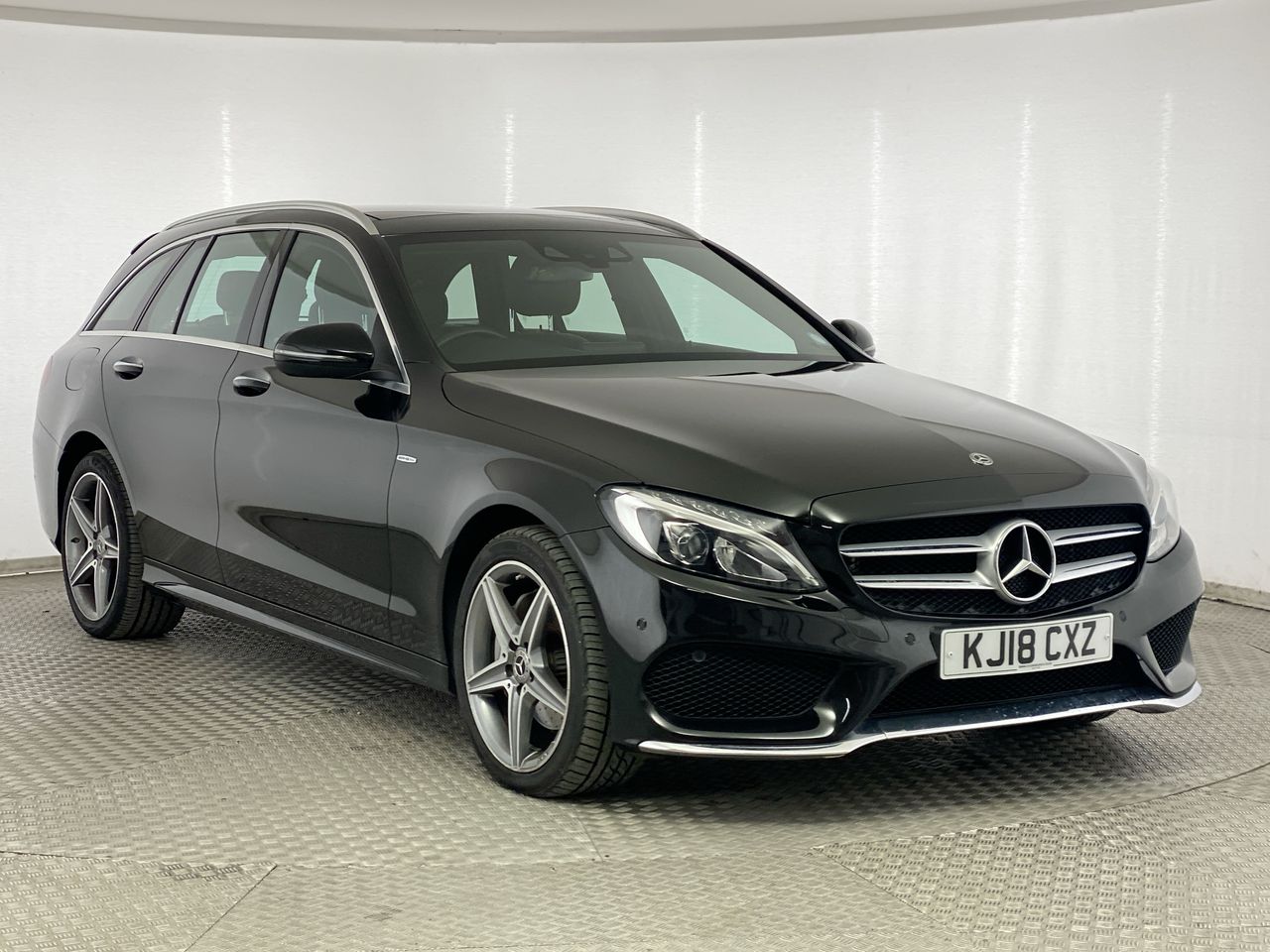 Used Mercedes-Benz C Class 2018 for sale - 76461458: Photo 1