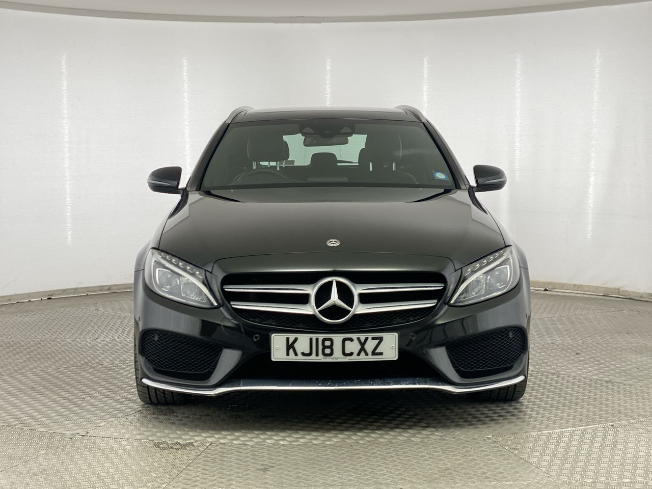 Used Mercedes-Benz C Class 2018 for sale - 76461458: Photo 2