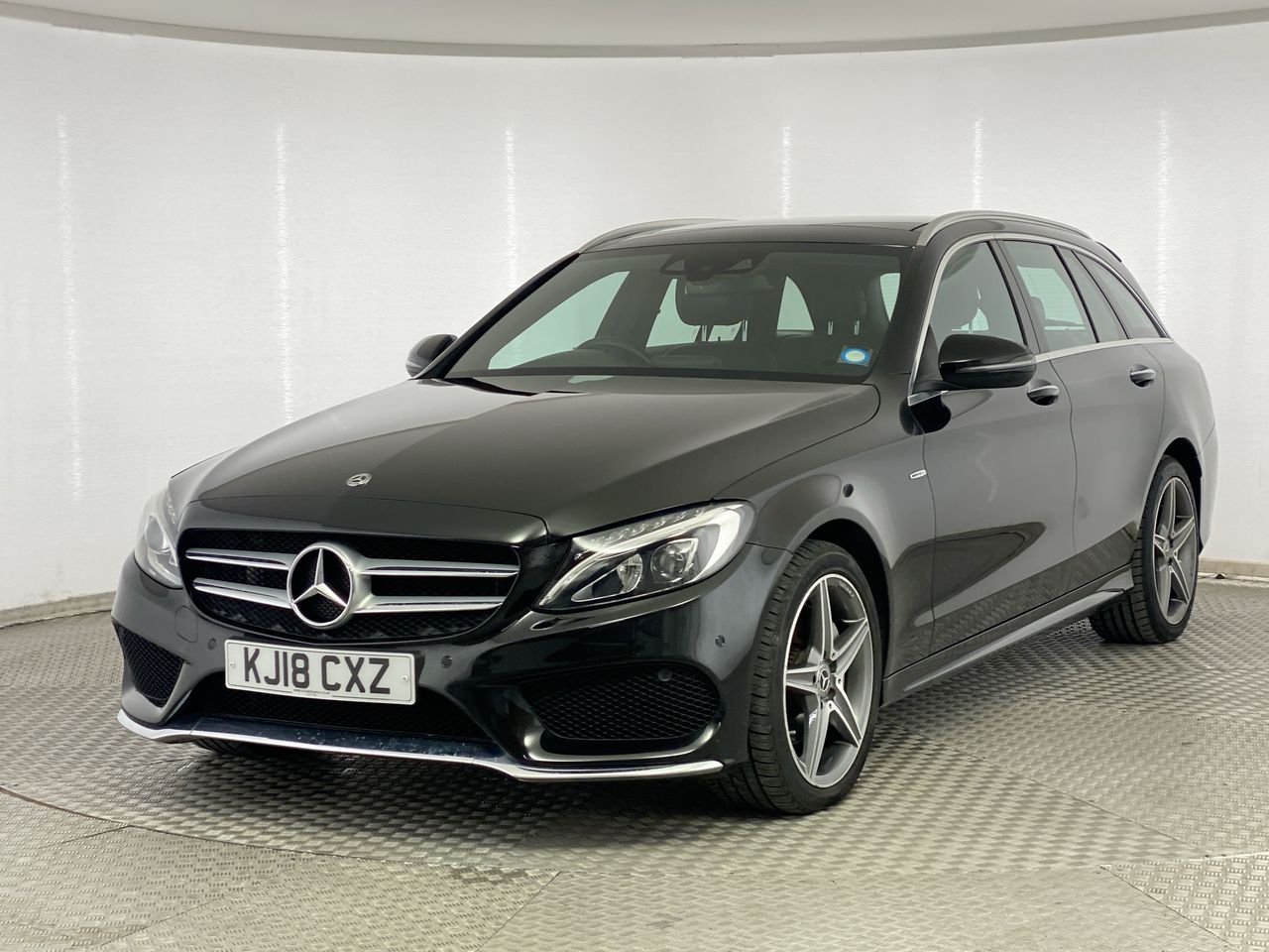 Used Mercedes-Benz C Class 2018 for sale - 76461458: Photo 3