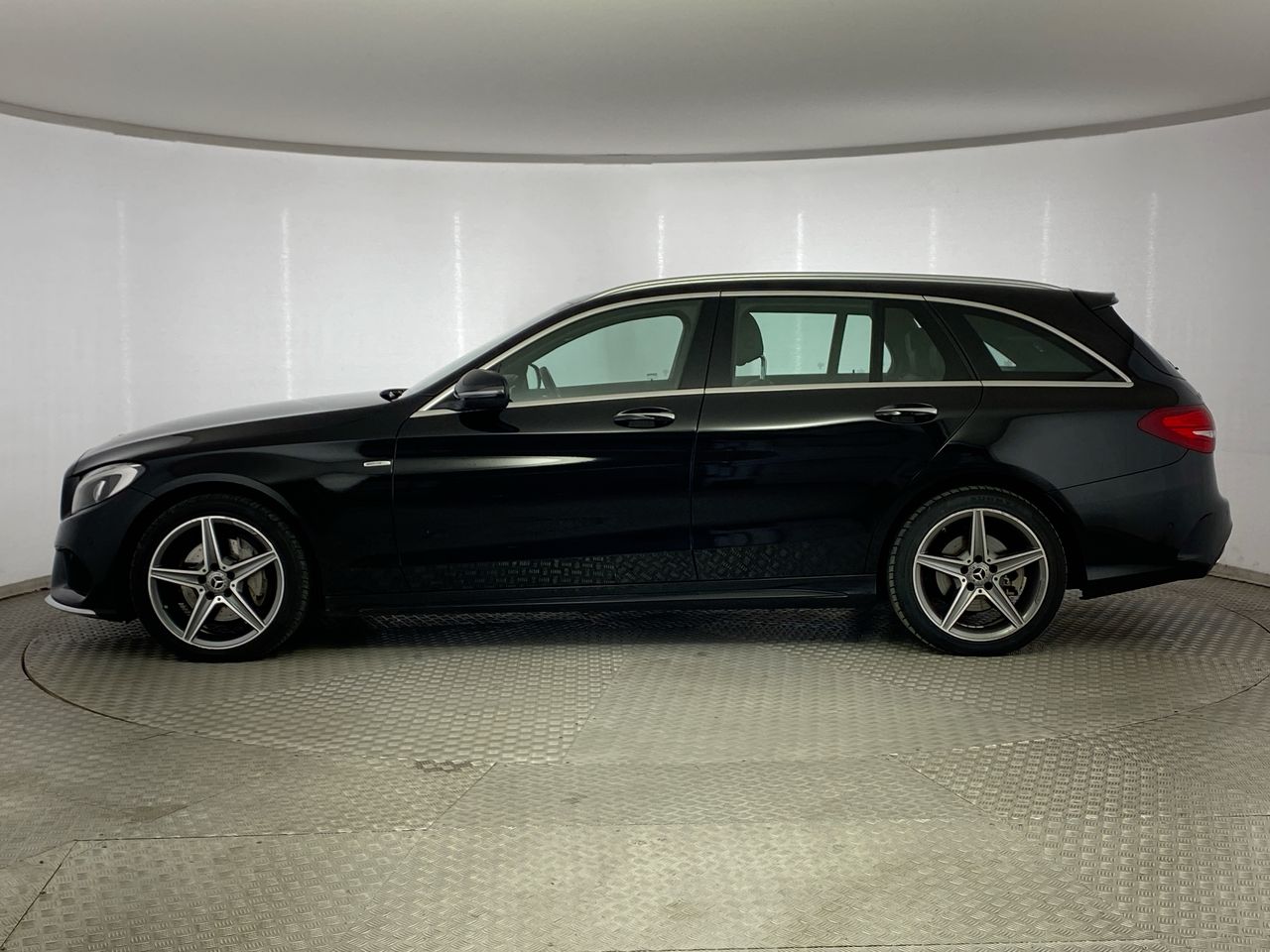 Used Mercedes-Benz C Class 2018 for sale - 76461458: Photo 4