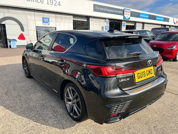 Used Lexus CT 2018 for sale - 76112460: Photo 4