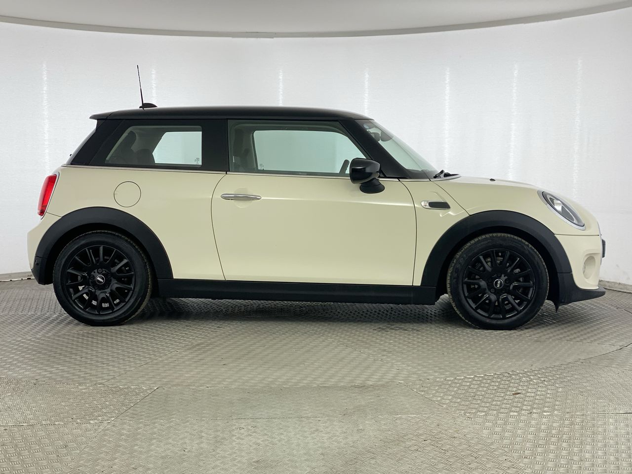 Used MINI Hatch 2019 for sale - 76461471: Photo 8