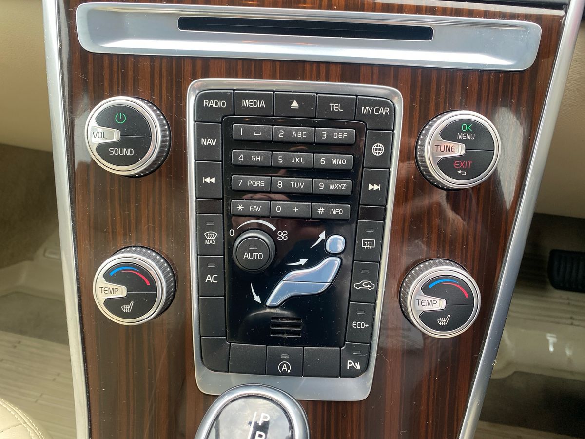 Used Volvo XC60 2015 for sale - 76932017: Photo 14