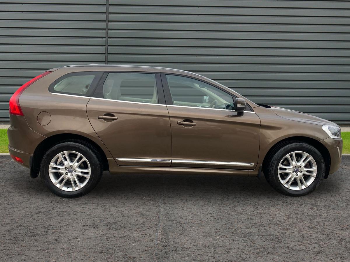 Used Volvo XC60 2015 for sale - 76932017: Photo 2