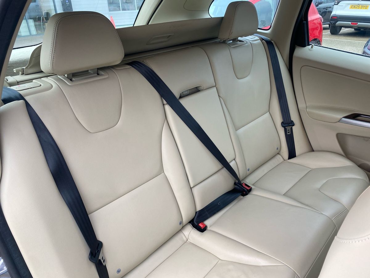 Used Volvo XC60 2015 for sale - 76932017: Photo 21