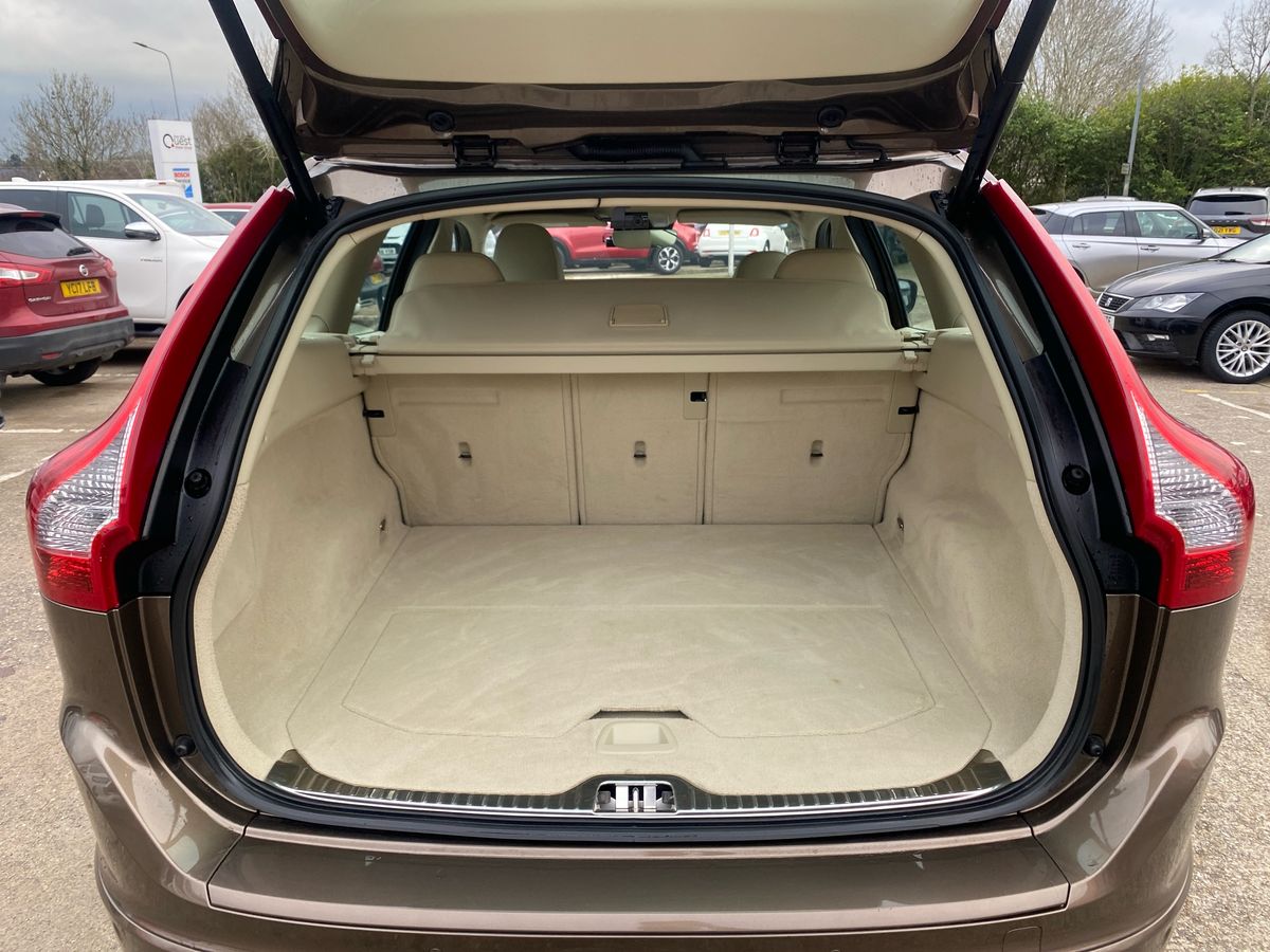 Used Volvo XC60 2015 for sale - 76932017: Photo 22