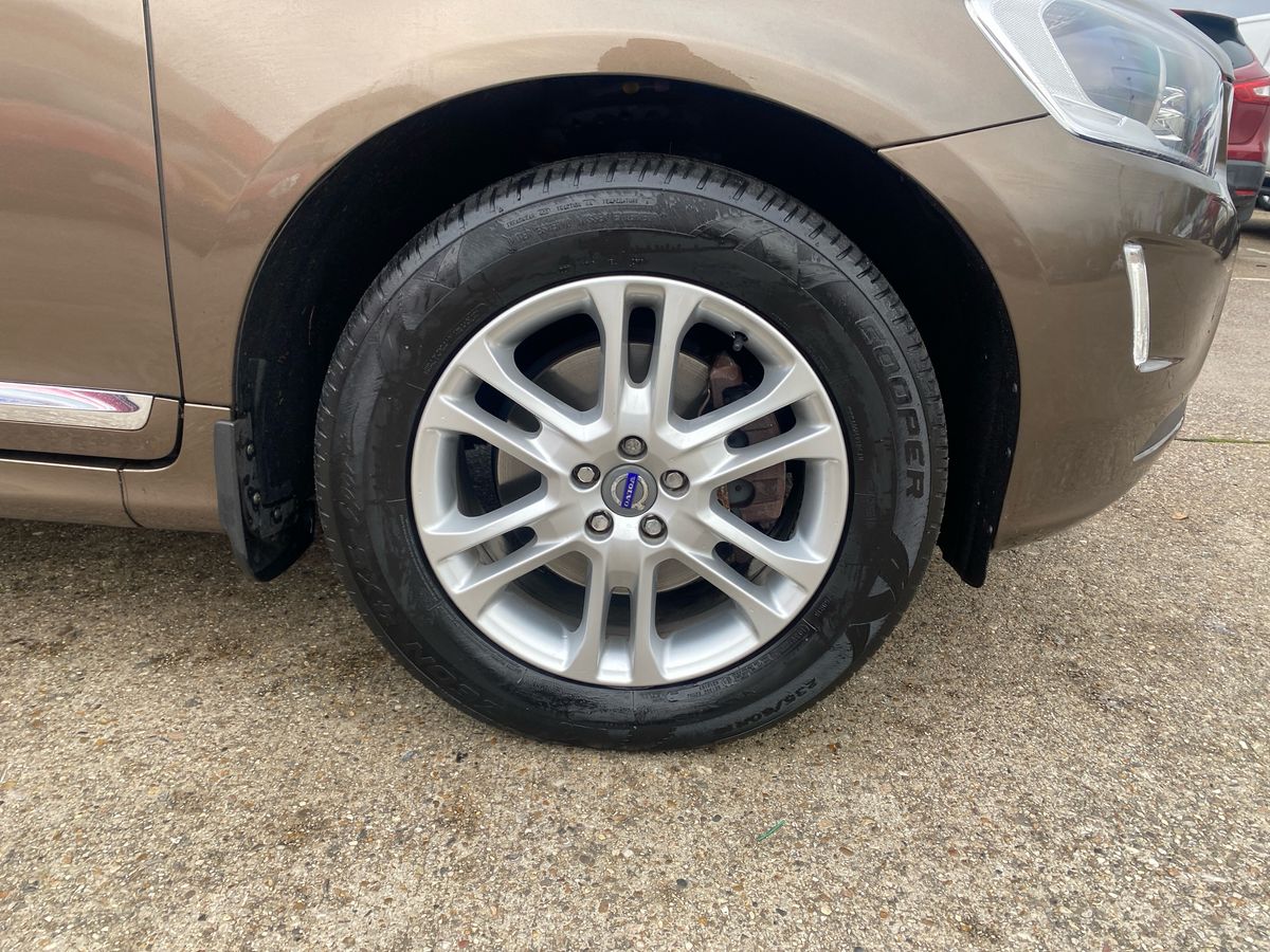 Used Volvo XC60 2015 for sale - 76932017: Photo 24