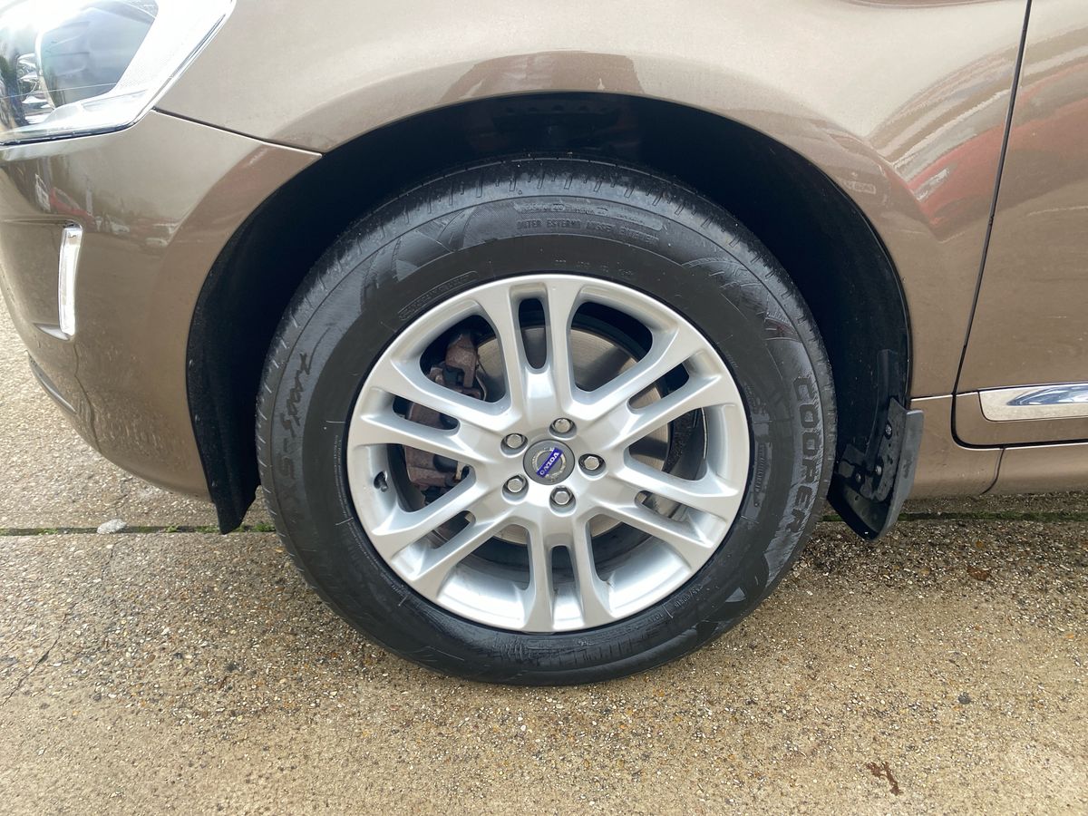 Used Volvo XC60 2015 for sale - 76932017: Photo 25