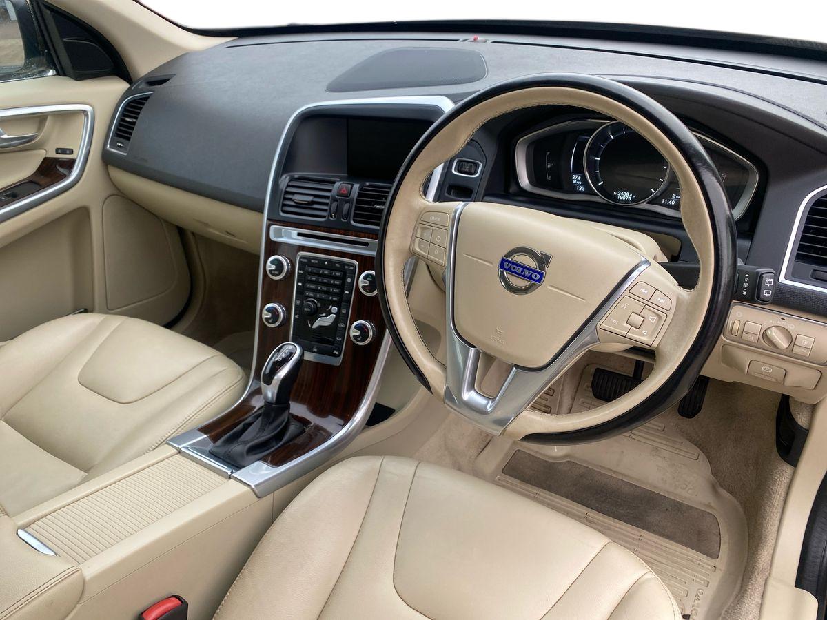 Used Volvo XC60 2015 for sale - 76932017: Photo 9