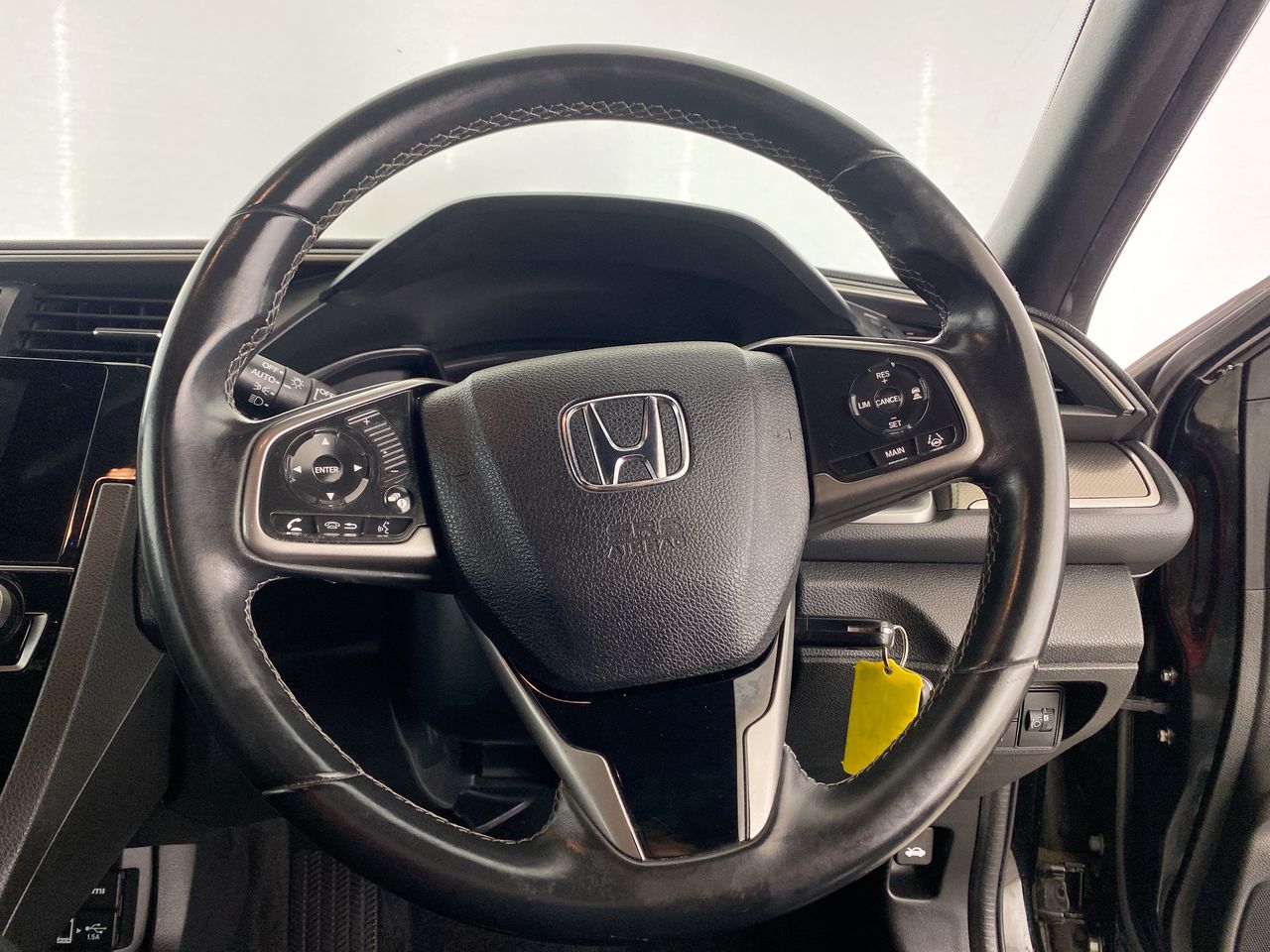 Used Honda Civic 2017 for sale - 76074411: Photo 16