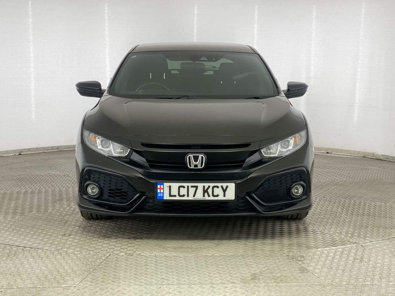 Used Honda Civic 2017 for sale - 76074411: Photo 2