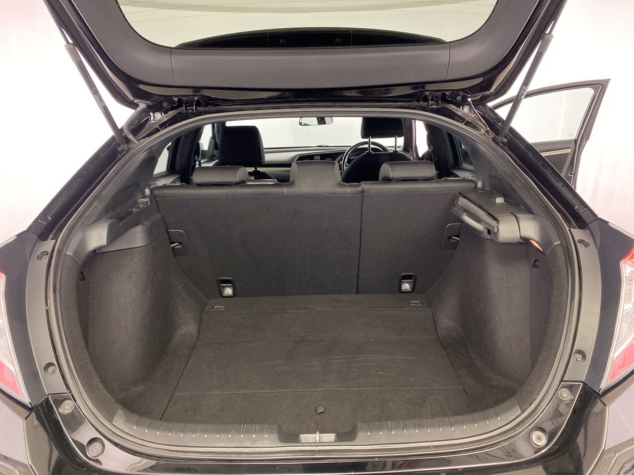 Used Honda Civic 2017 for sale - 76074411: Photo 23