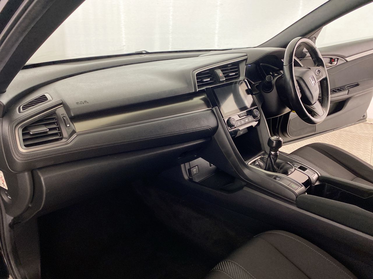 Used Honda Civic 2017 for sale - 76074411: Photo 24