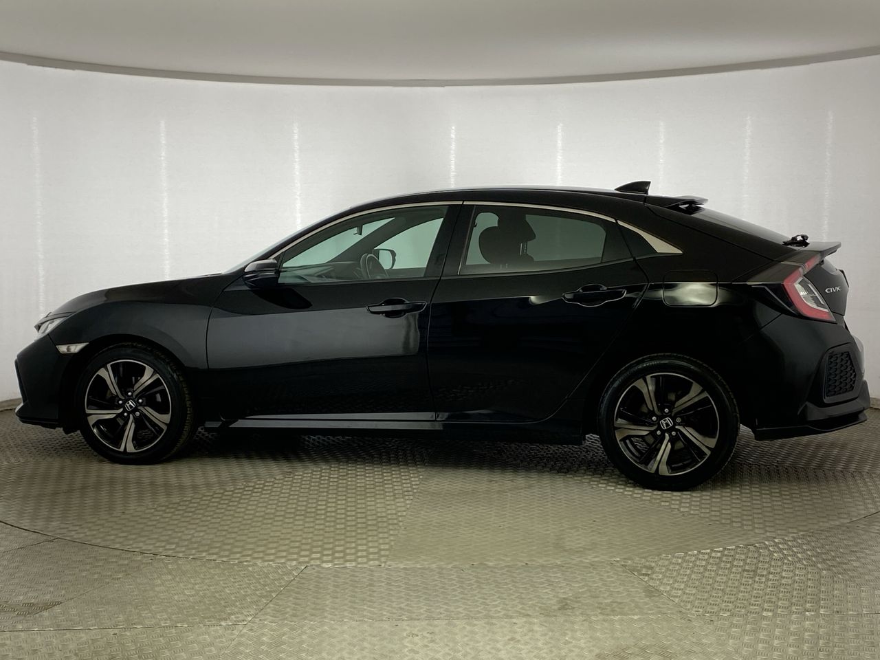 Used Honda Civic 2017 for sale - 76074411: Photo 4
