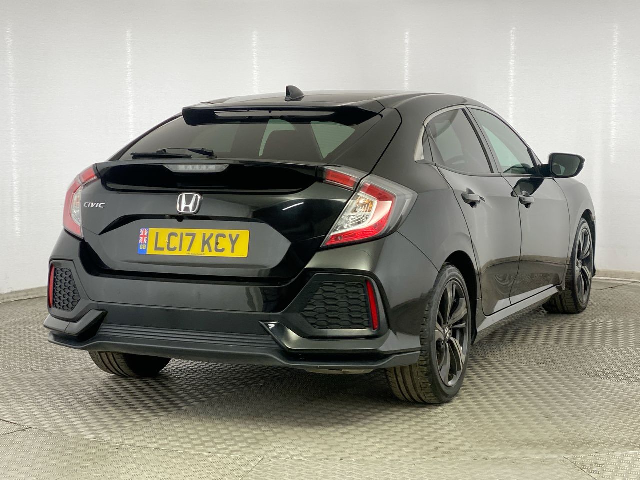 Used Honda Civic 2017 for sale - 76074411: Photo 7