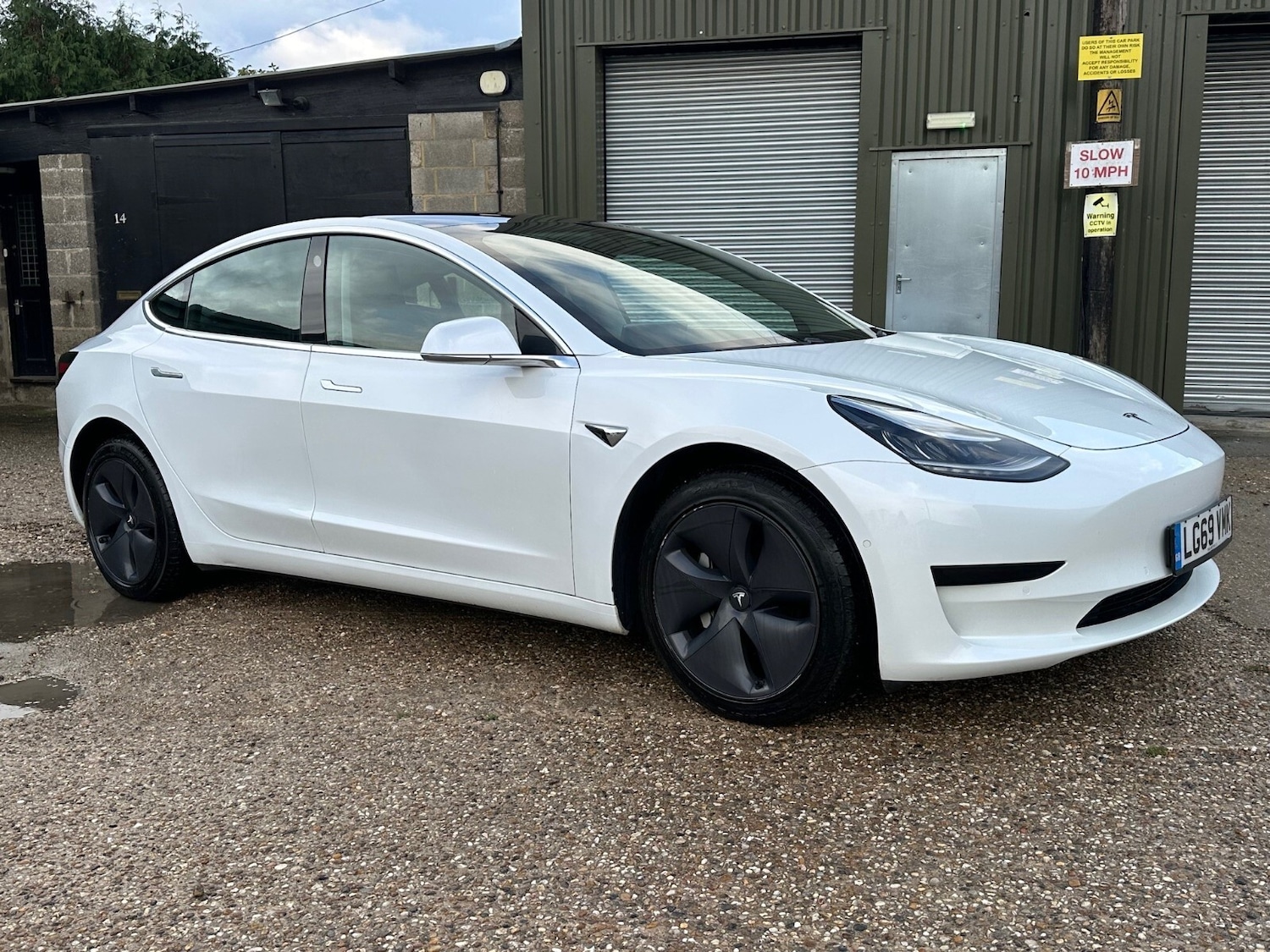 Used Tesla Model 3 2019 for sale - 76415087: Photo 2
