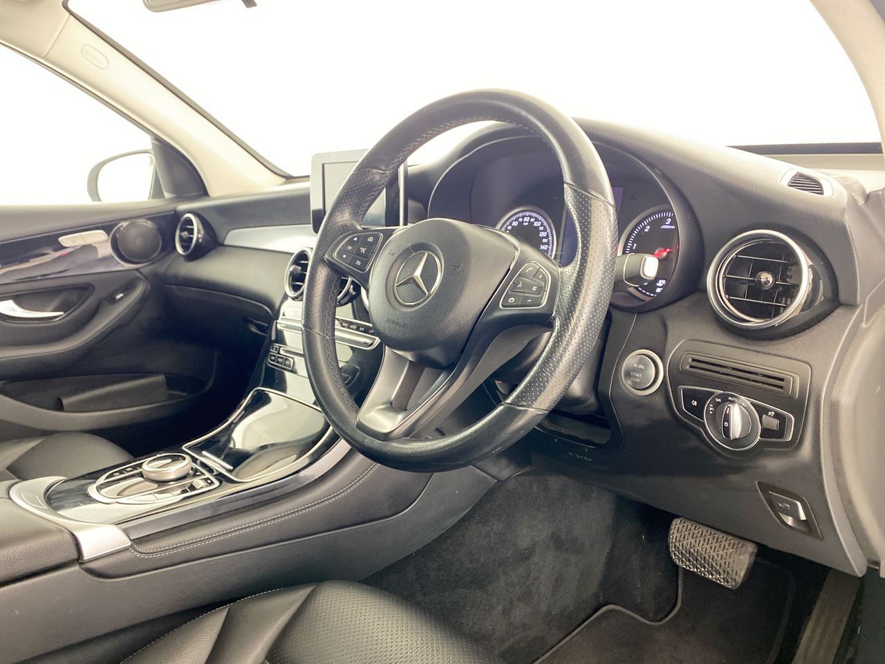 Used Mercedes-Benz GLC 2018 for sale - 75930022: Photo 28